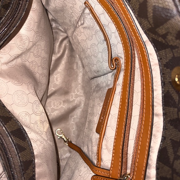 Michael Kors Brown Harper Bag - Picture 4 of 7